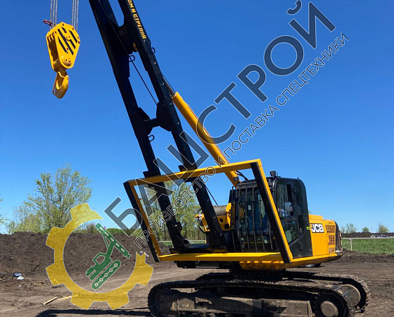 Произведен монтаж съемного навесного устройства крана трубоукладчика на JCB 205